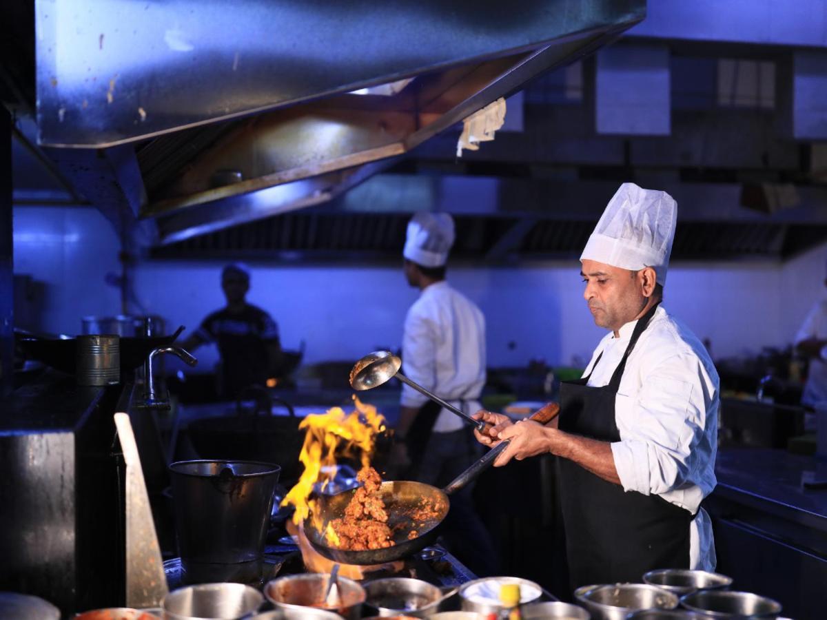 D R Utthama Nellore - Am Hotel Kollection エクステリア 写真