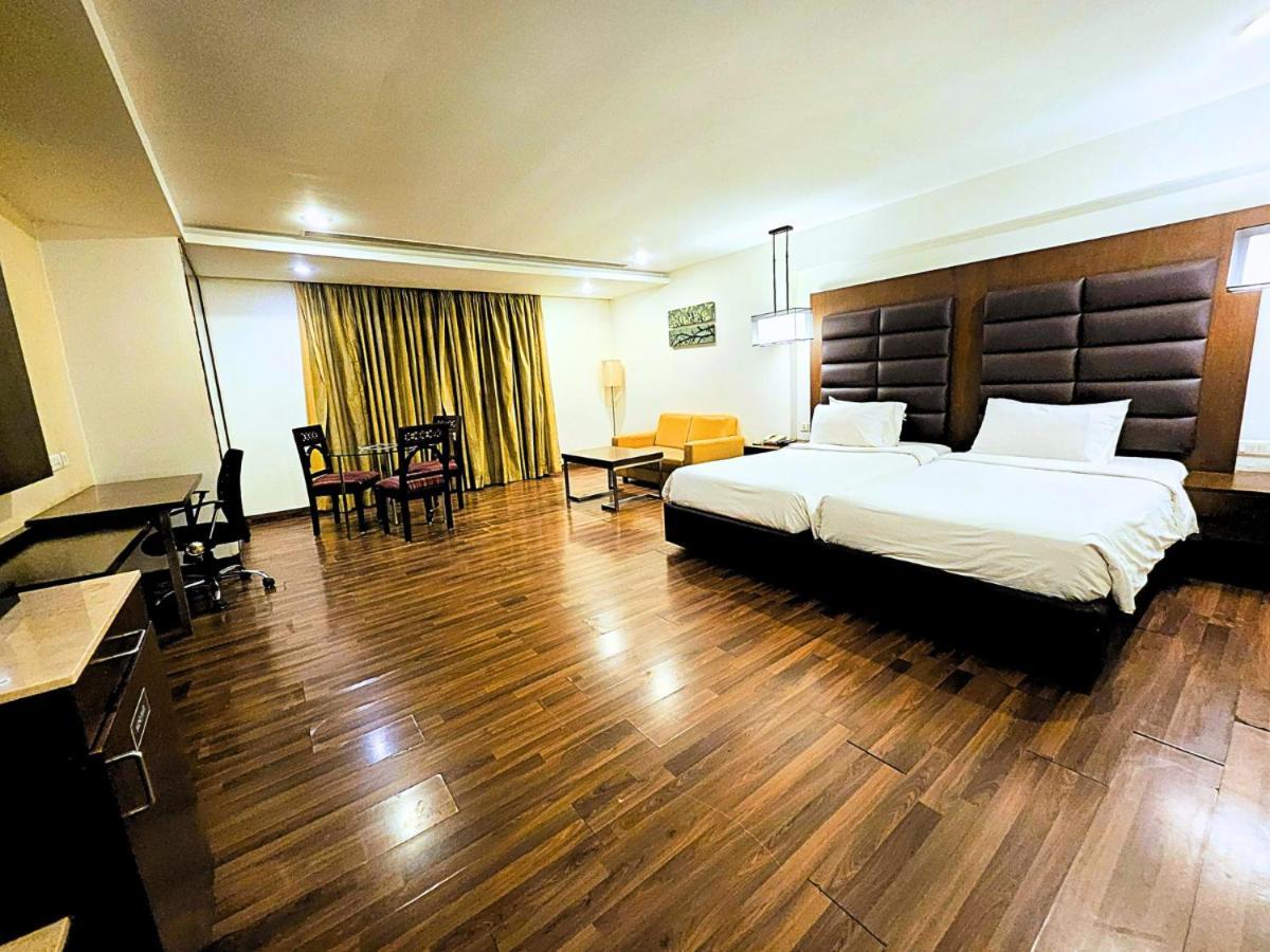 D R Utthama Nellore - Am Hotel Kollection エクステリア 写真