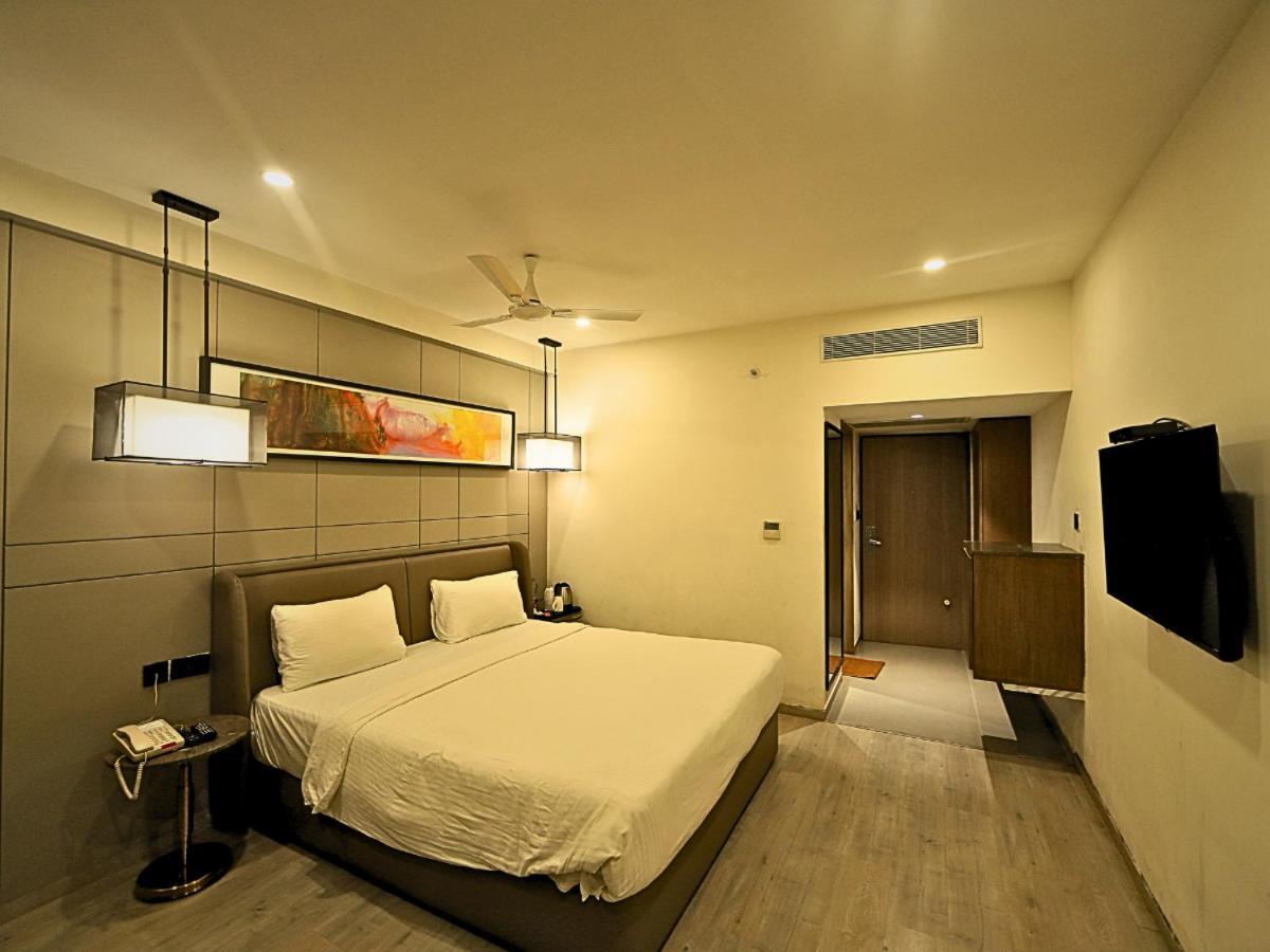 D R Utthama Nellore - Am Hotel Kollection エクステリア 写真