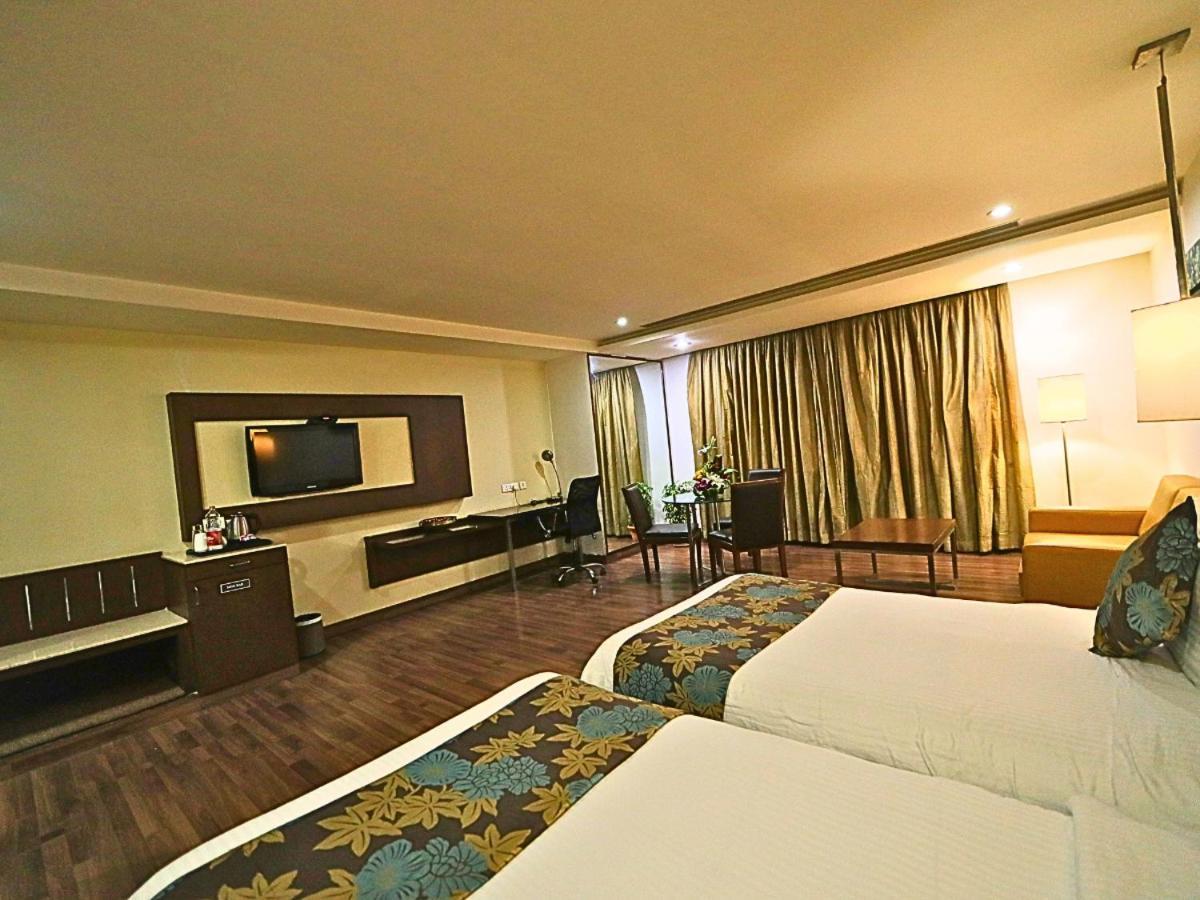 D R Utthama Nellore - Am Hotel Kollection エクステリア 写真